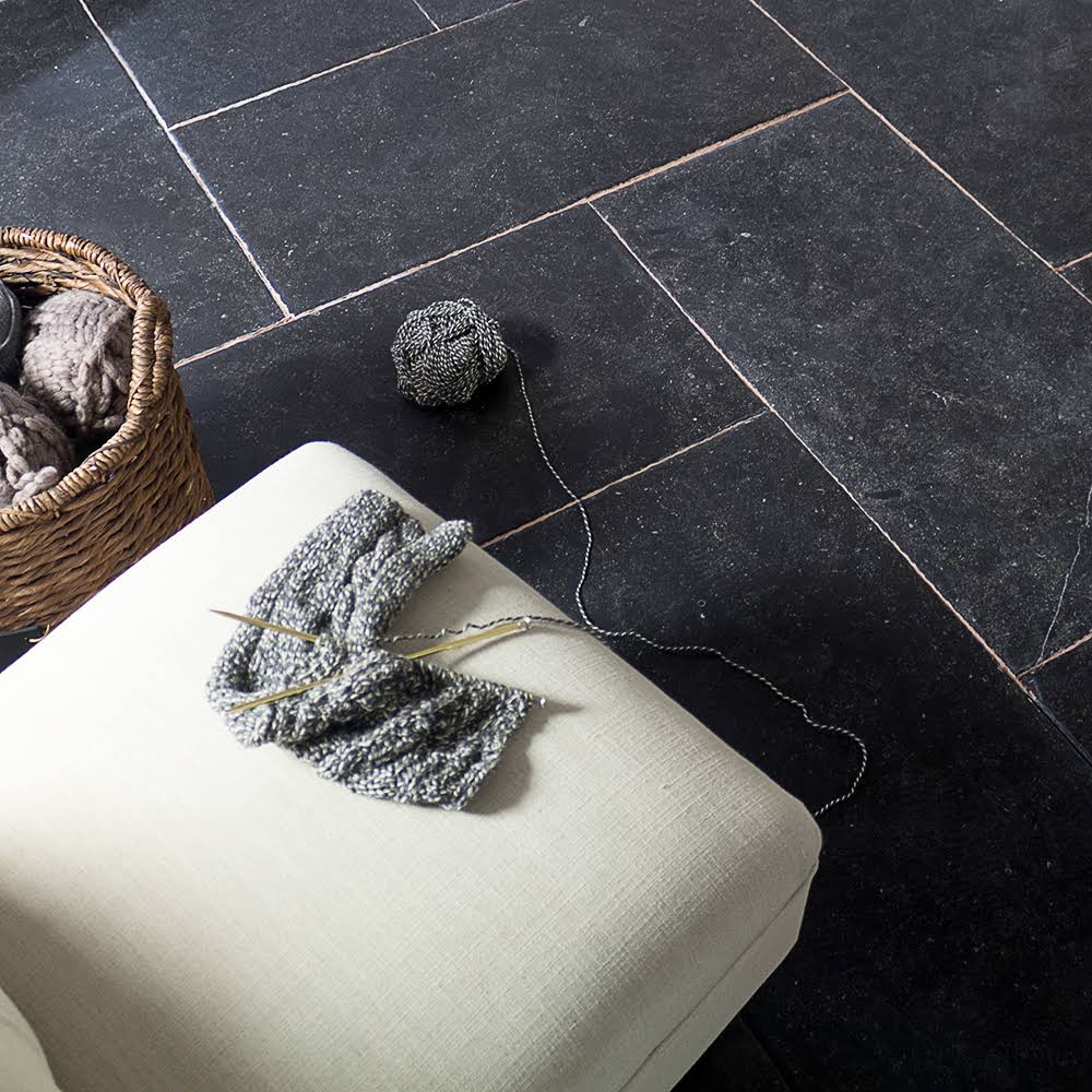 Black Bush Hammered Marble Tile P938225