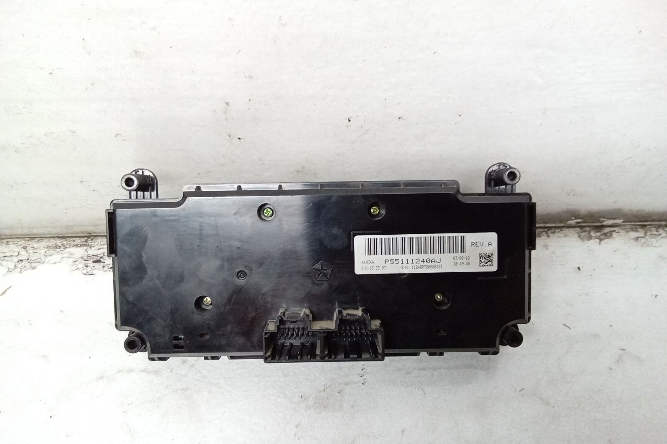 18 Dodge Caravan Climate AC Heater Control E896748