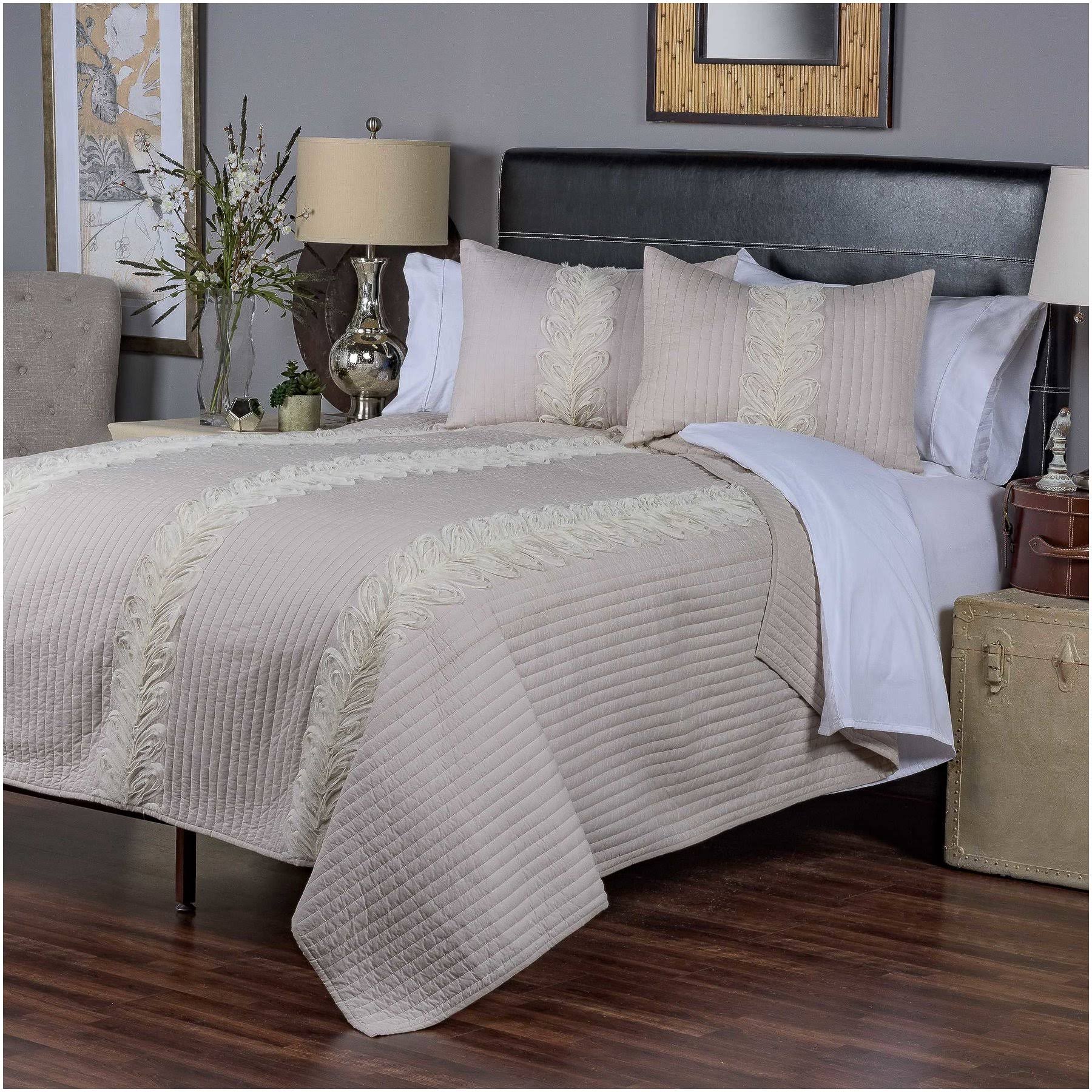 Blush Quilt Twin A99760