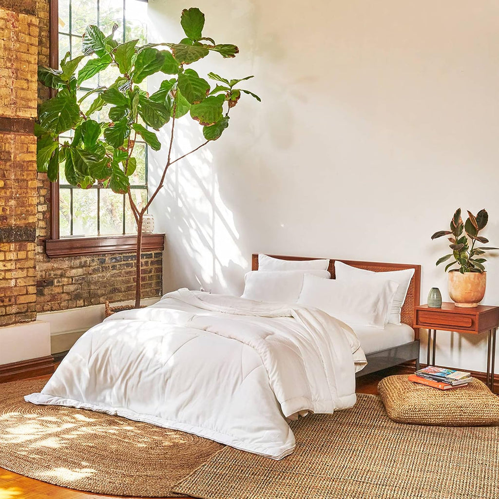 White Eucalyptus Fabric Down-Alternative Comforter with Corner Tabs (Twin/Twin XL) Z782