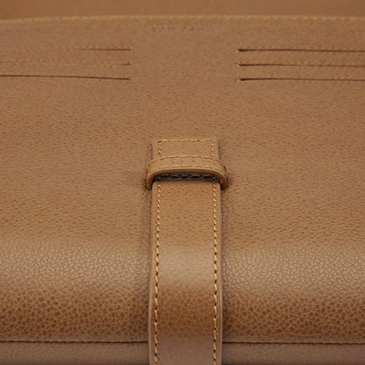 Leather 9.7" Tablet Case E597192