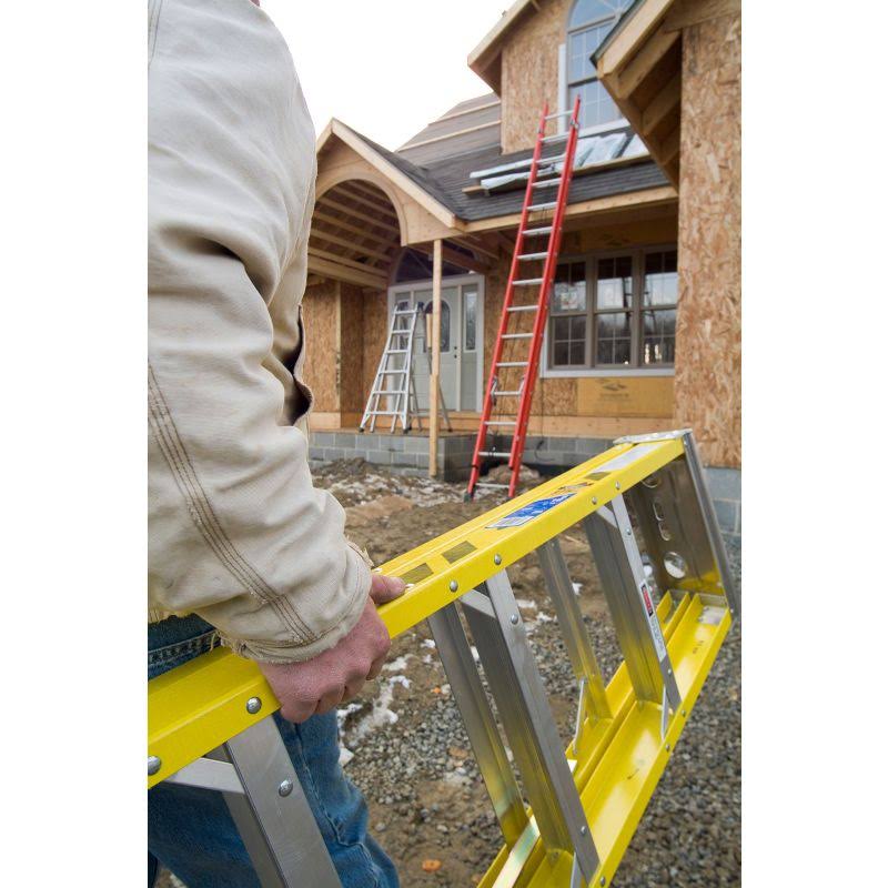 5 ft. Type IAA Fiberglass Step Ladder with Shelf K536
