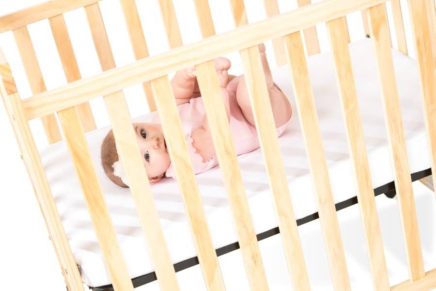 Natural Slatted Compact Fixed-Side Crib F74099