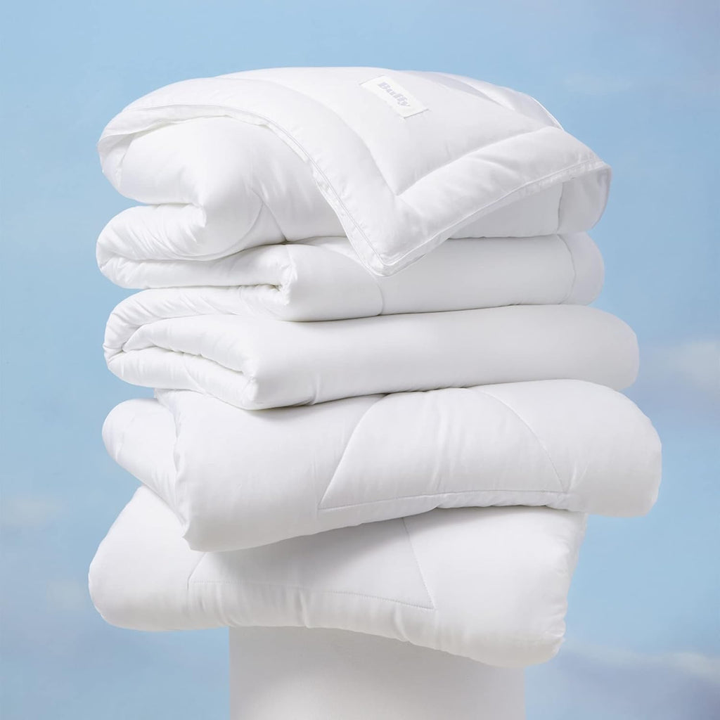 White Eucalyptus Fabric Down-Alternative Comforter with Corner Tabs (Twin/Twin XL) Z782