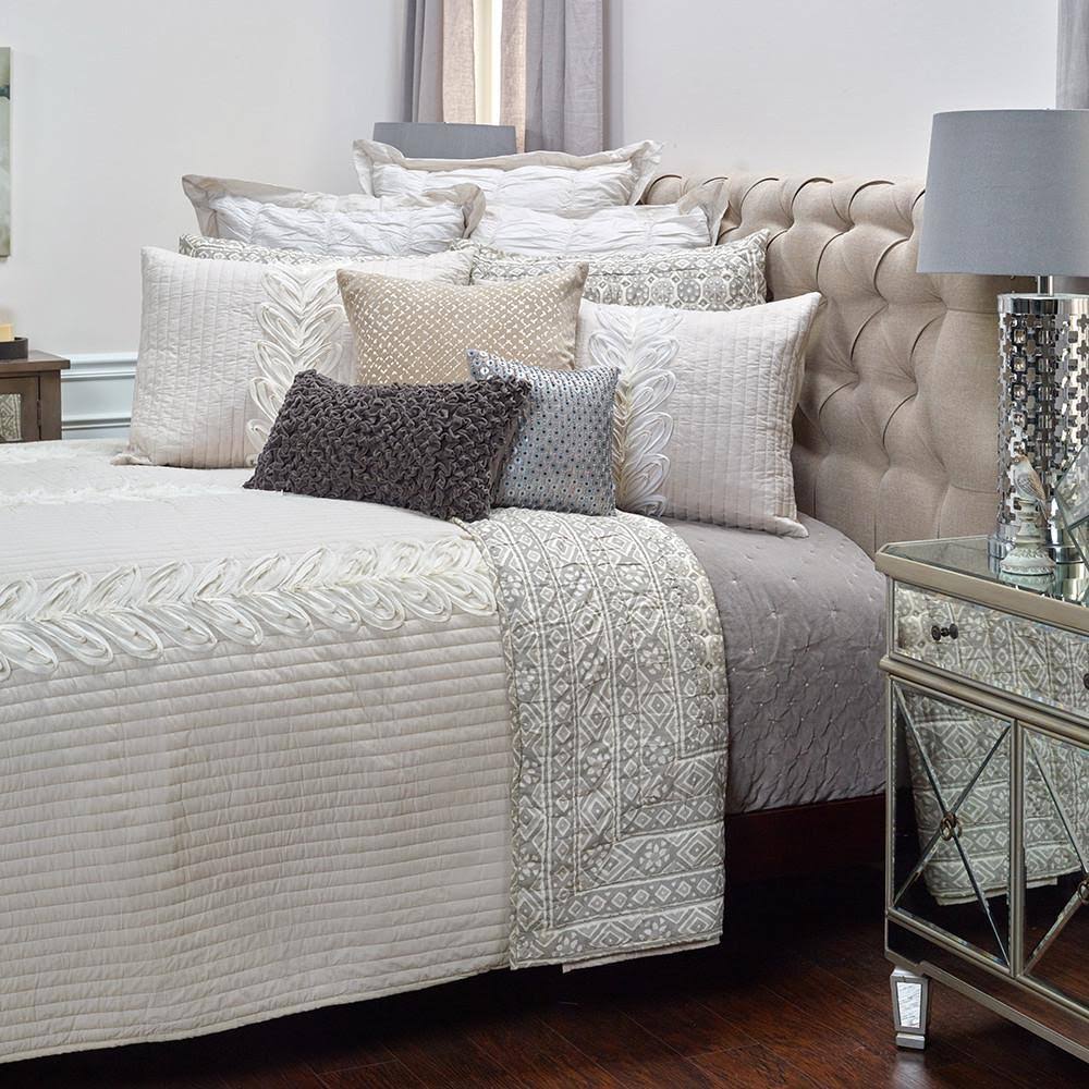 Blush Quilt Twin A99760