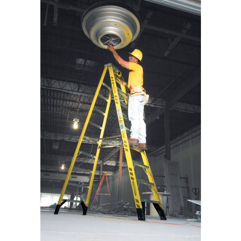 5 ft. Type IAA Fiberglass Step Ladder with Shelf K536