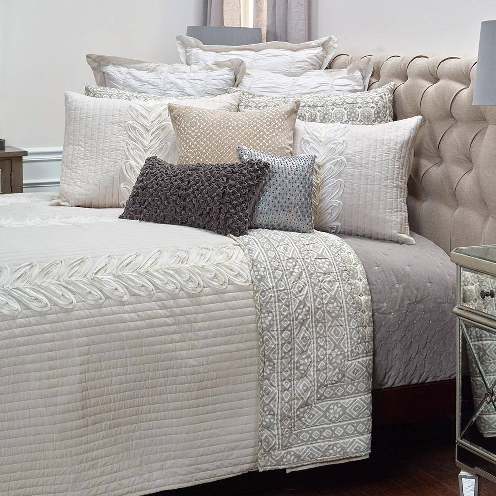 Blush Quilt Twin A99760