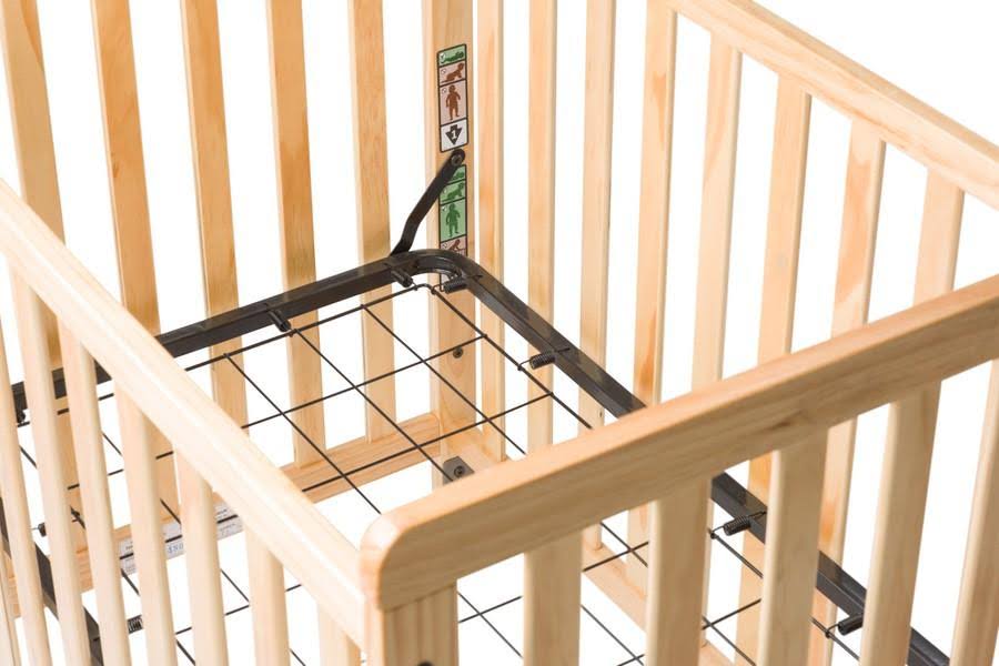 Natural Slatted Compact Fixed-Side Crib F74099